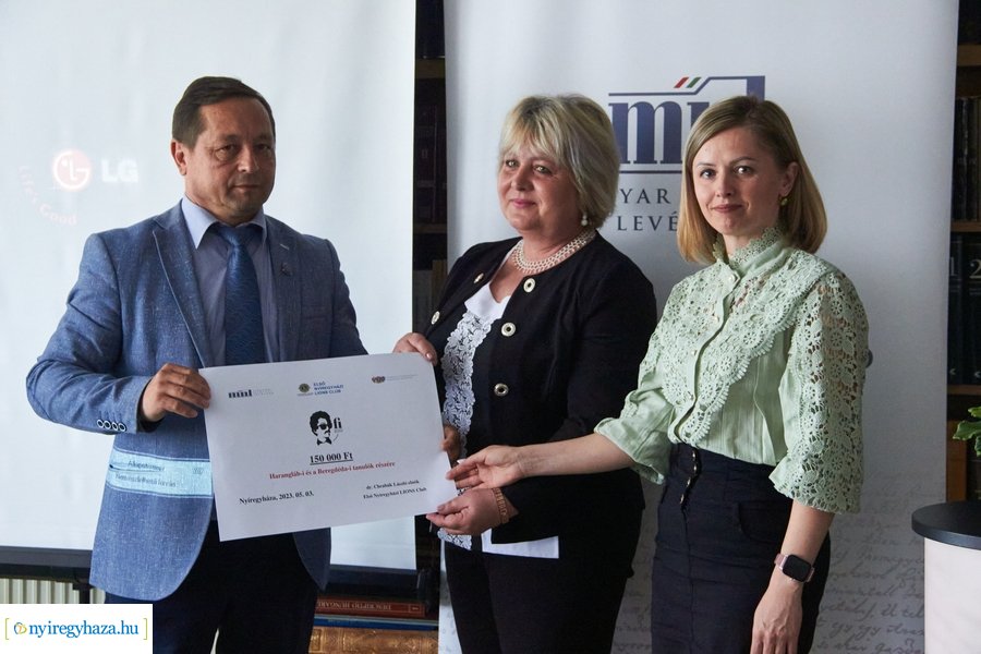 Adomány átadások a Levéltárban