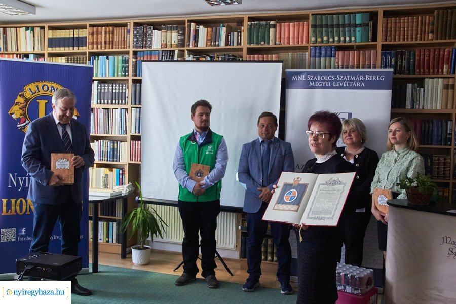 Adomány átadások a Levéltárban