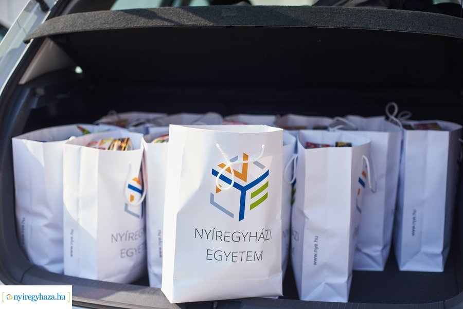 Adomány az egyetemtől 2021 04 22