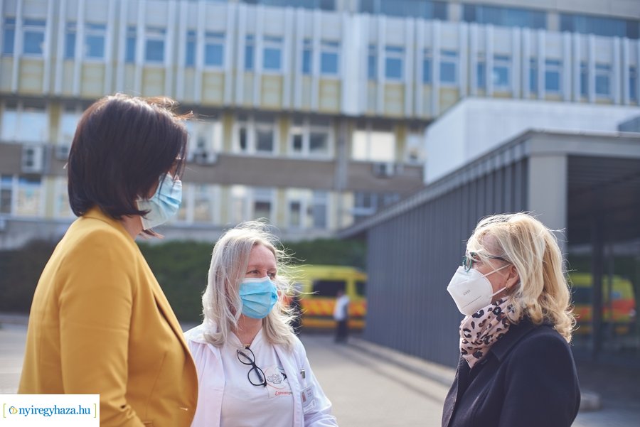 Adomány az egyetemtől 2021 04 22