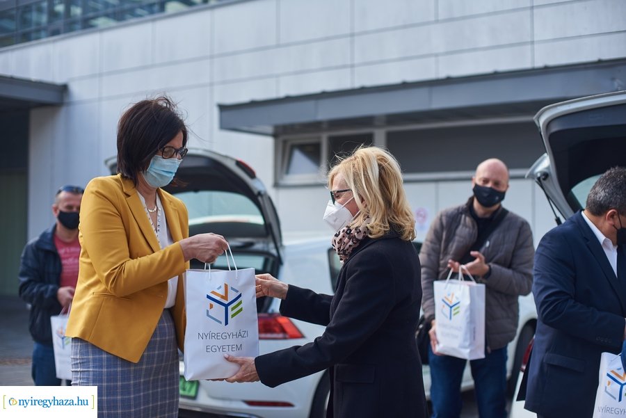 Adomány az egyetemtől 2021 04 22