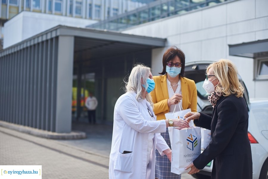 Adomány az egyetemtől 2021 04 22