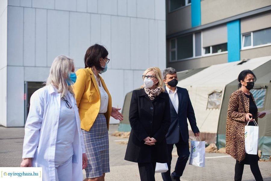 Adomány az egyetemtől 2021 04 22