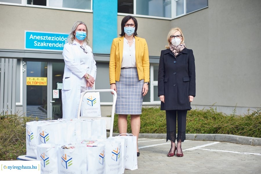 Adomány az egyetemtől 2021 04 22