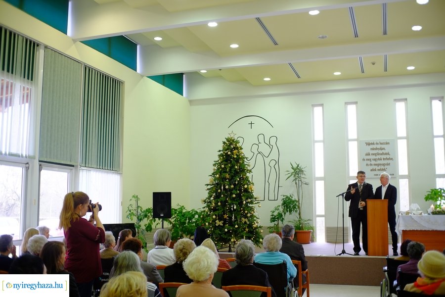 Adomány az idősotthonnak - VANYE