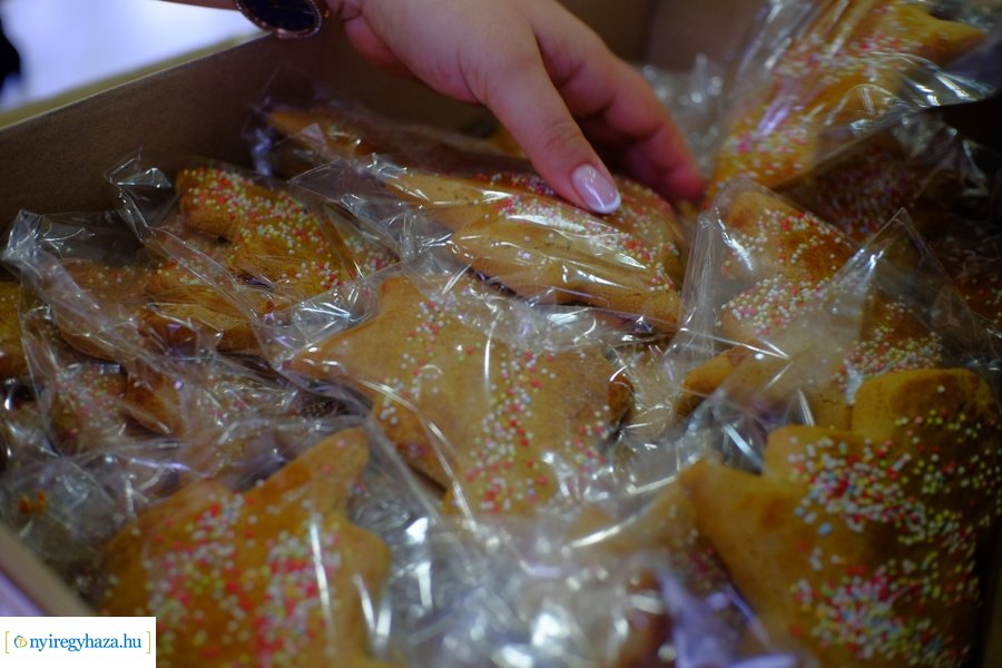 Adomány az idősotthonnak - VANYE