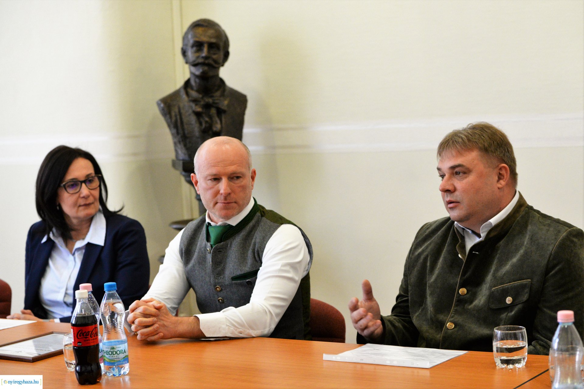 Adományt vittek a vadászok a Jósa András Oktató Kórházba