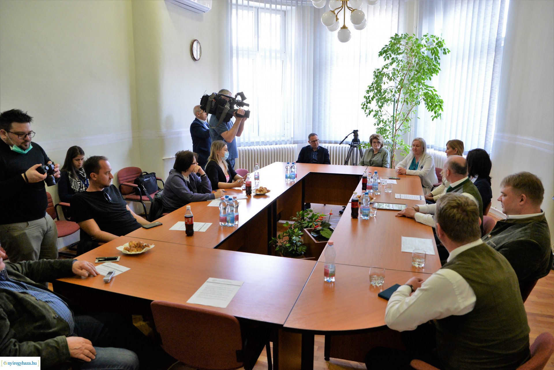 Adományt vittek a vadászok a Jósa András Oktató Kórházba