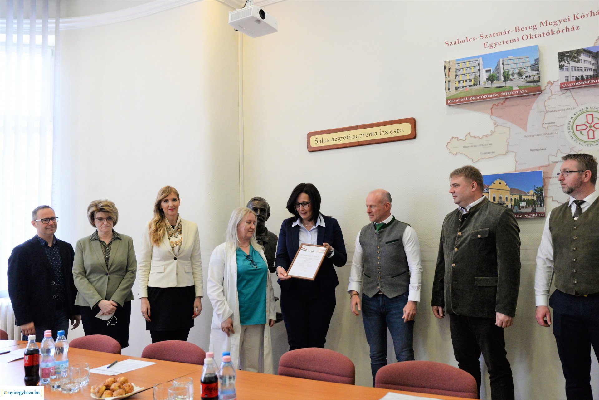 Adományt vittek a vadászok a Jósa András Oktató Kórházba