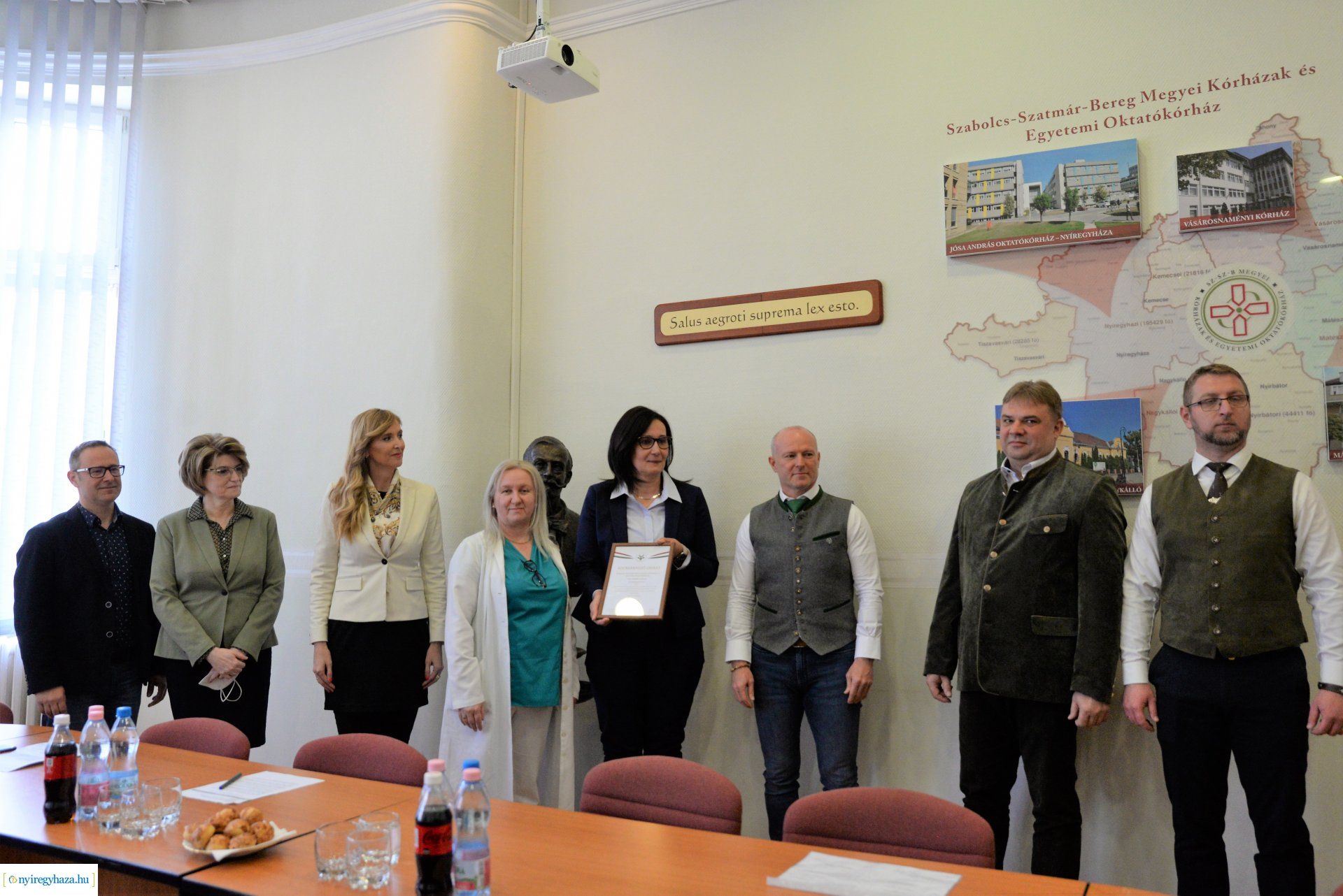 Adományt vittek a vadászok a Jósa András Oktató Kórházba