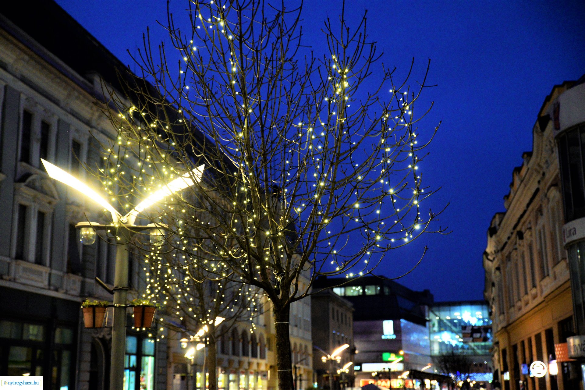 Adventi fények Nyíregyházán