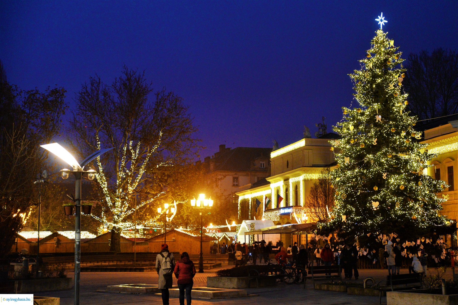 Adventi fények Nyíregyházán