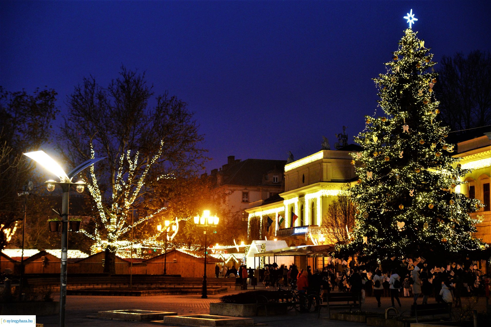 Adventi fények Nyíregyházán