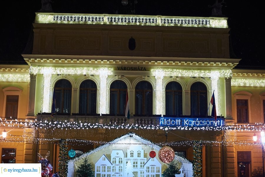 Advent 2020 első gyertyája