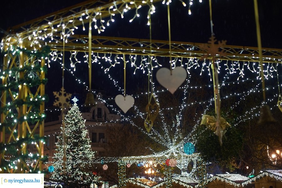 Advent 2020 első gyertyája