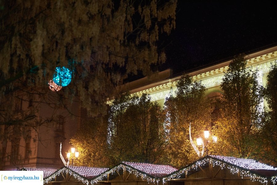 Advent 2020 első gyertyája