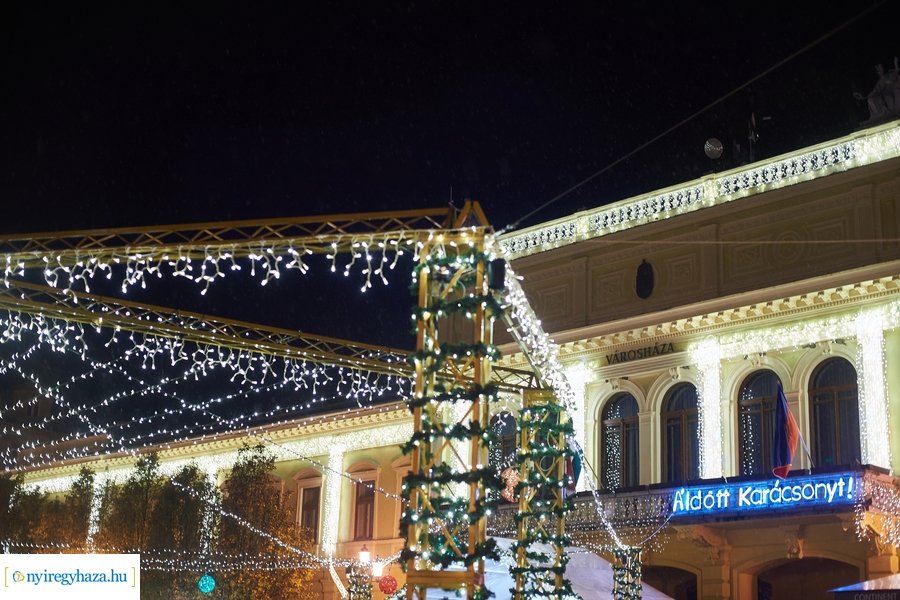 Advent 2020 első gyertyája