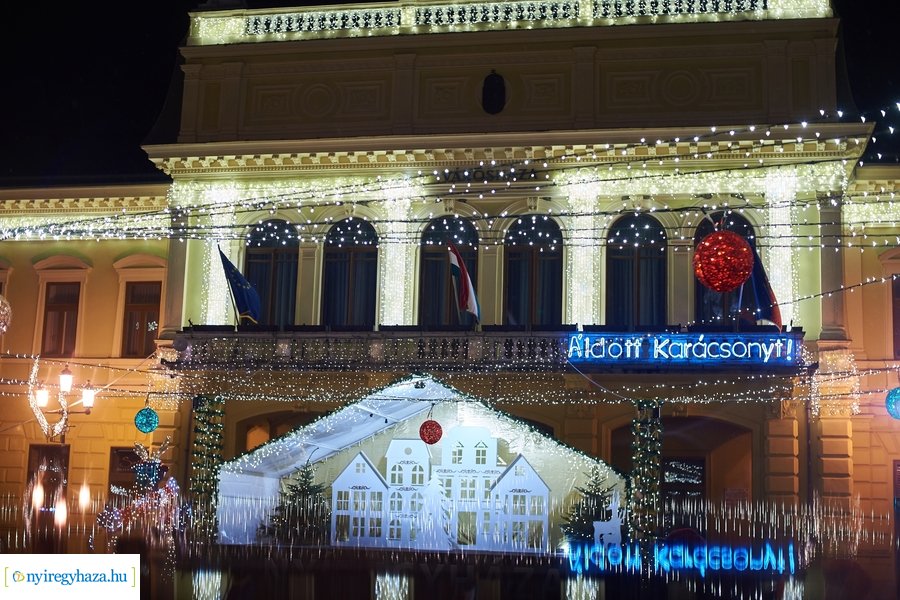 Advent 2020 első gyertyája