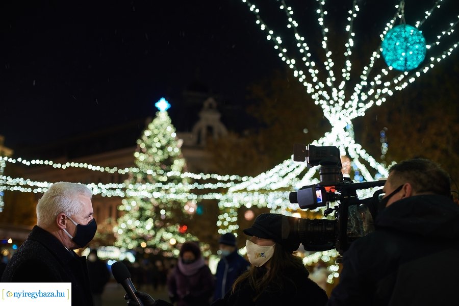 Advent 2020 első gyertyája