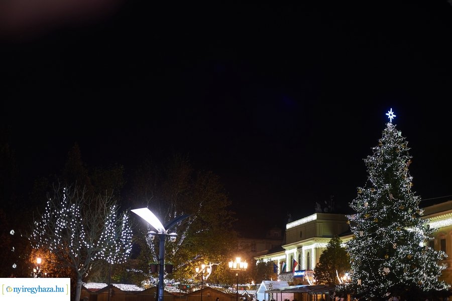 Advent 2020 első gyertyája