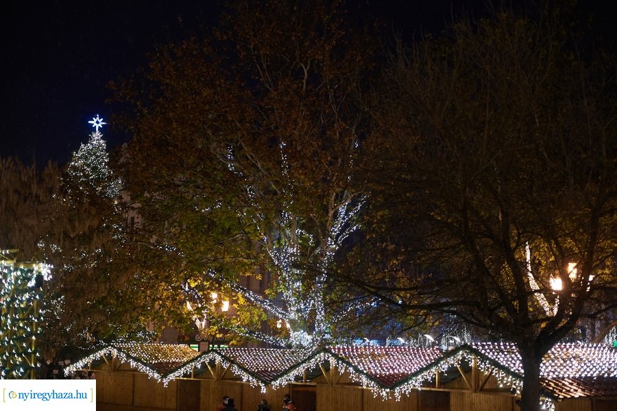 Advent 2020 első gyertyája