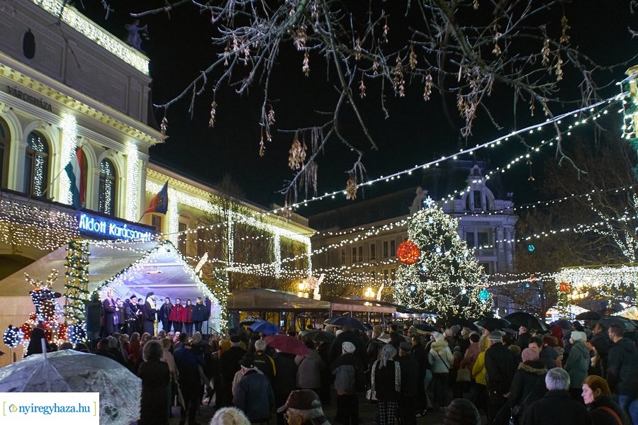 Advent első gyertyája 2021