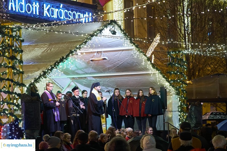 Advent első gyertyája 2021