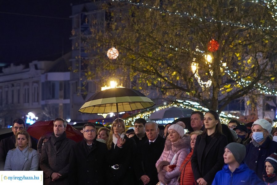 Advent első gyertyája 2021