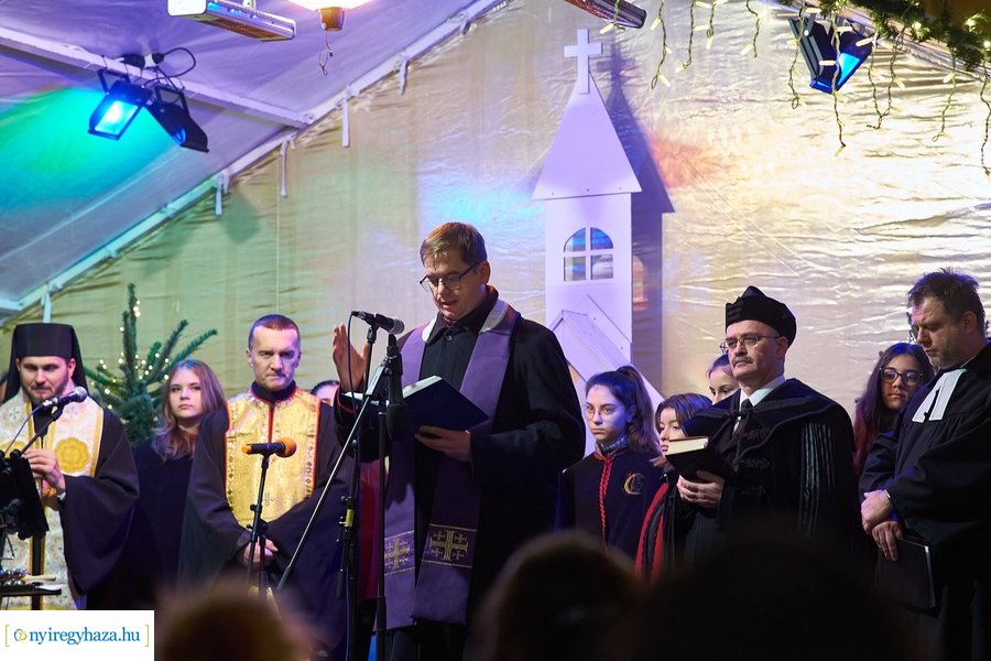 Advent első gyertyája 2021