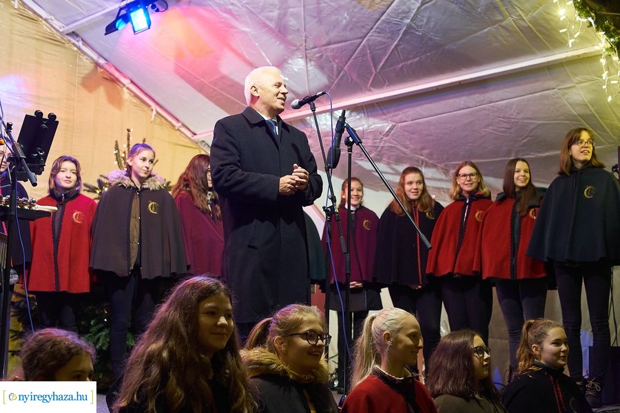 Advent első gyertyája 2021