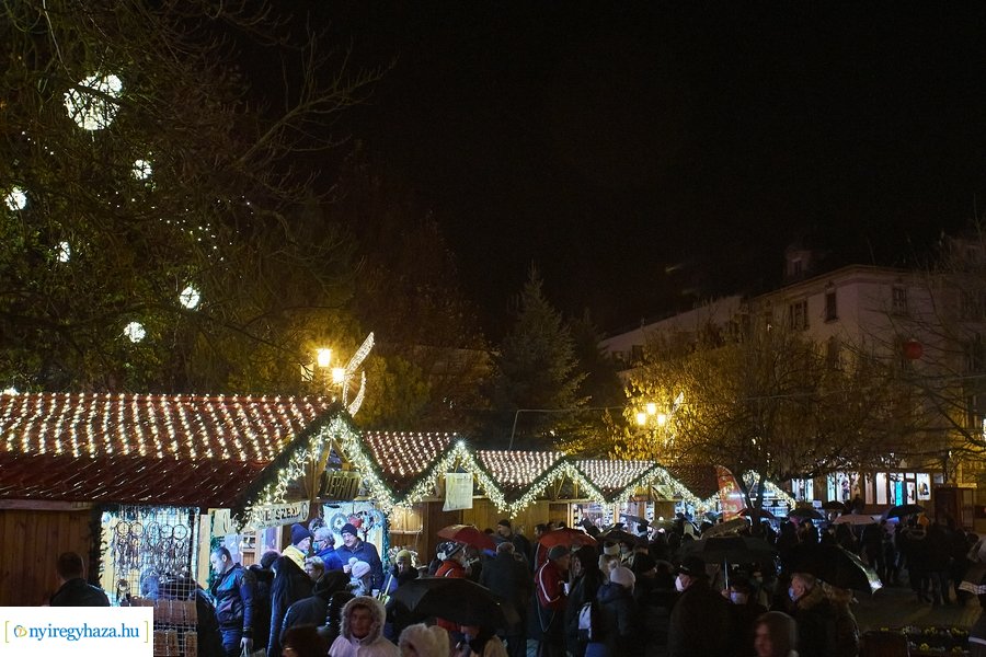 Advent első gyertyája 2021