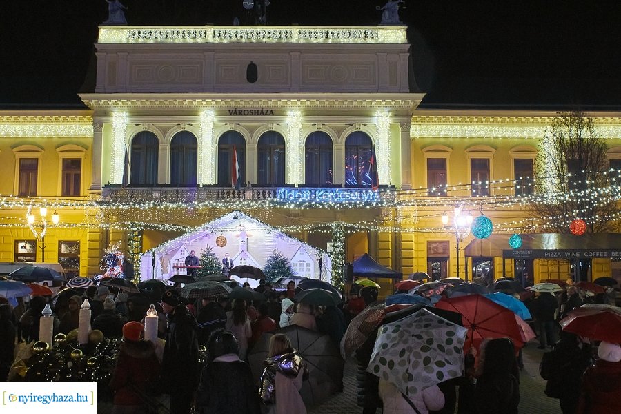 Advent első gyertyája 2021