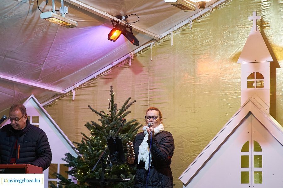 Advent első gyertyája 2021