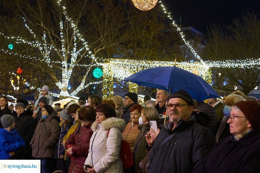 Advent első gyertyája 2021