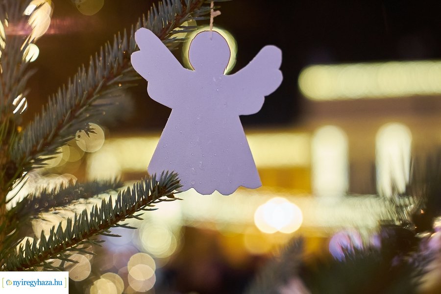 Advent első gyertyája 2021