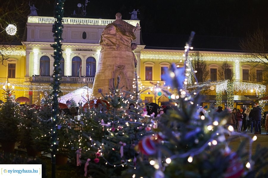 Advent első gyertyája 2021