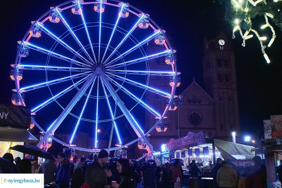 Advent első gyertyája 2021