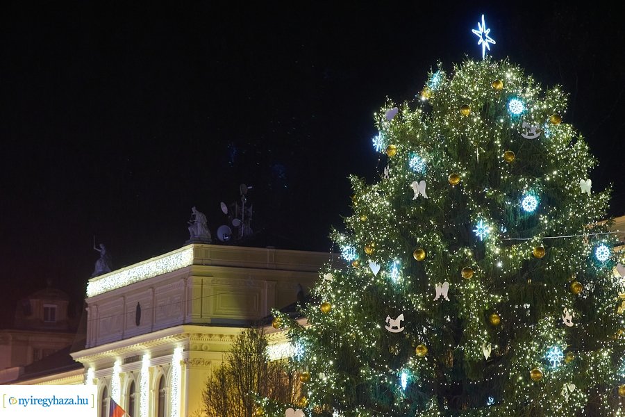 Advent első gyertyája 2021