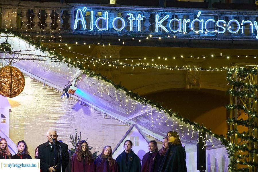 Advent első gyertyája 2021