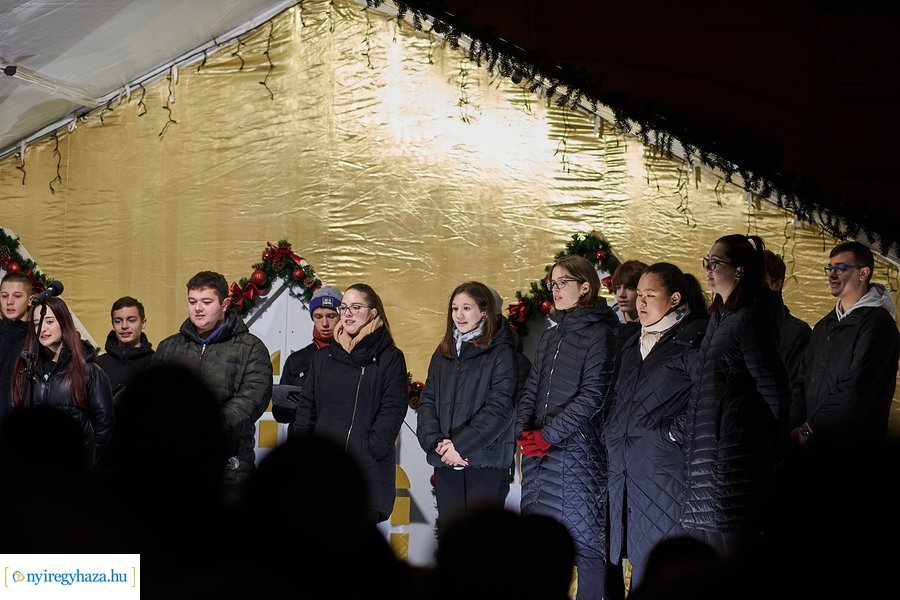 Advent első gyertyája 2022