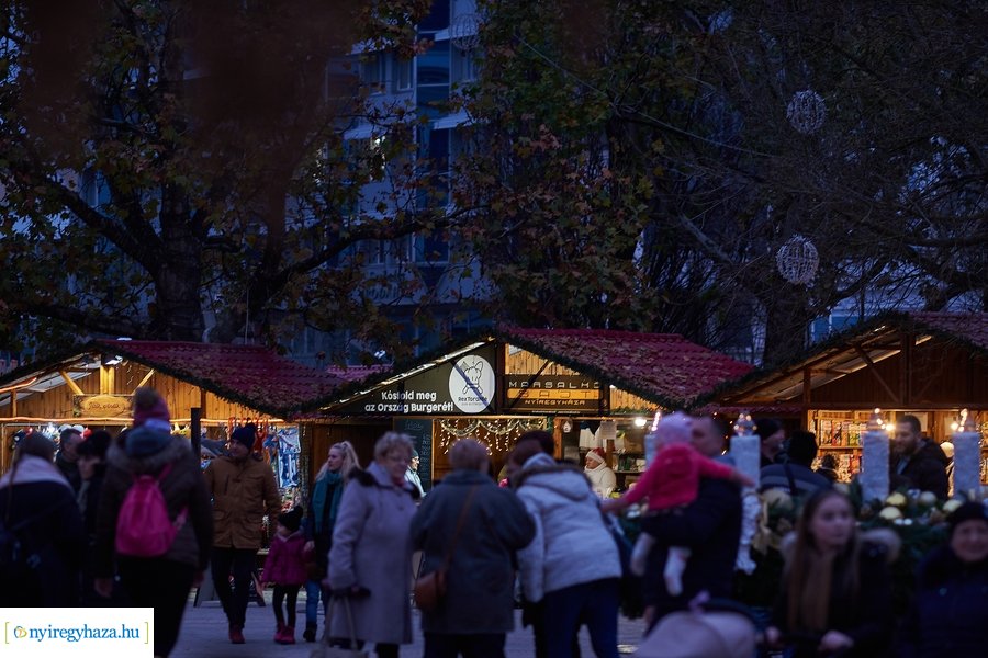 Advent első gyertyája 2022