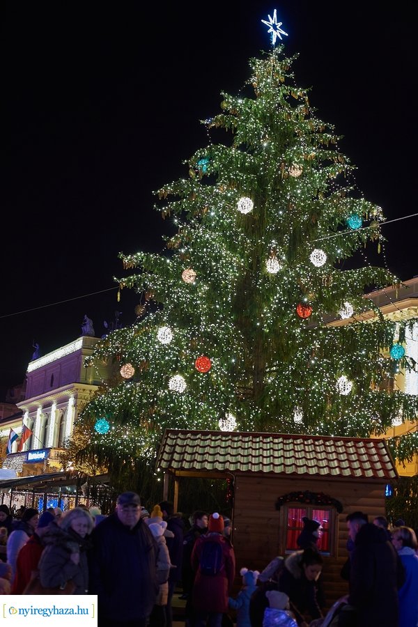 Advent első gyertyája 2022