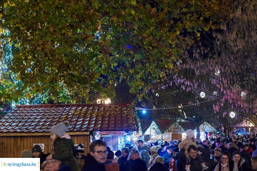 Advent első gyertyája 2022