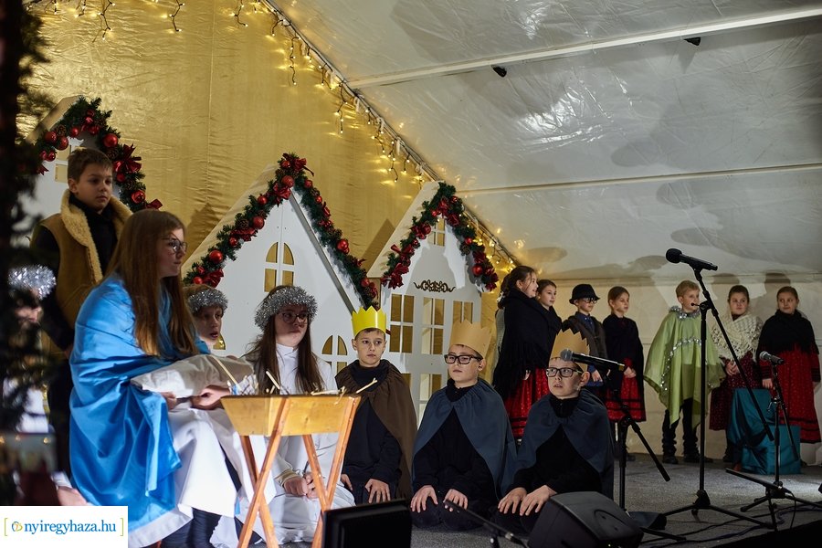 Advent első gyertyája 2022