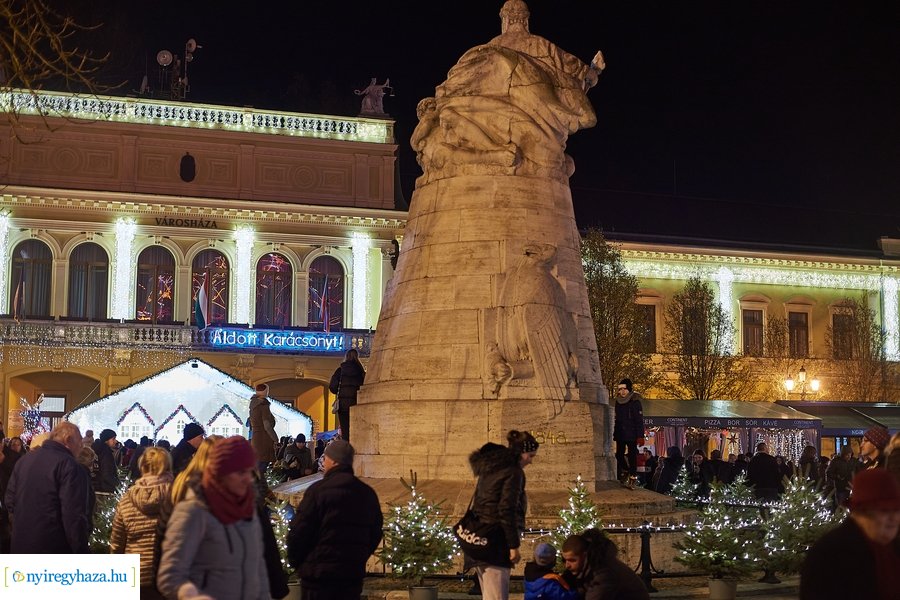 Advent első gyertyája 2022