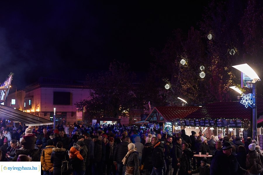 Advent első gyertyája 2022