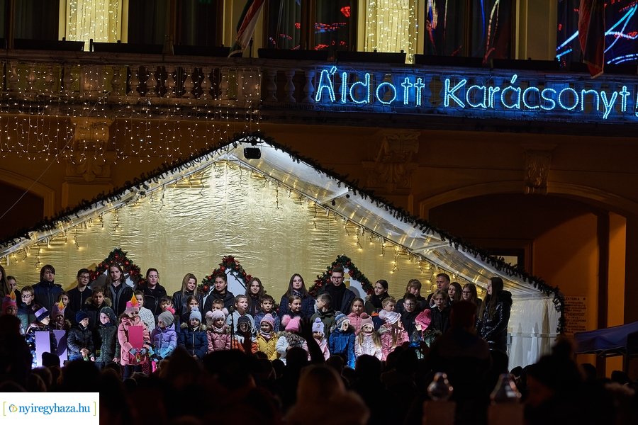 Advent első gyertyája 2022