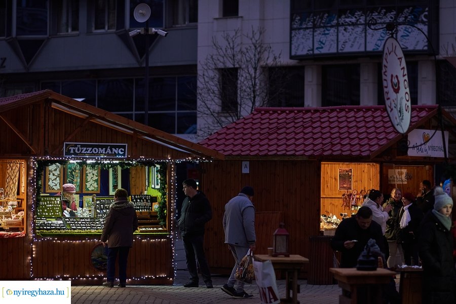 Advent első gyertyája 2022