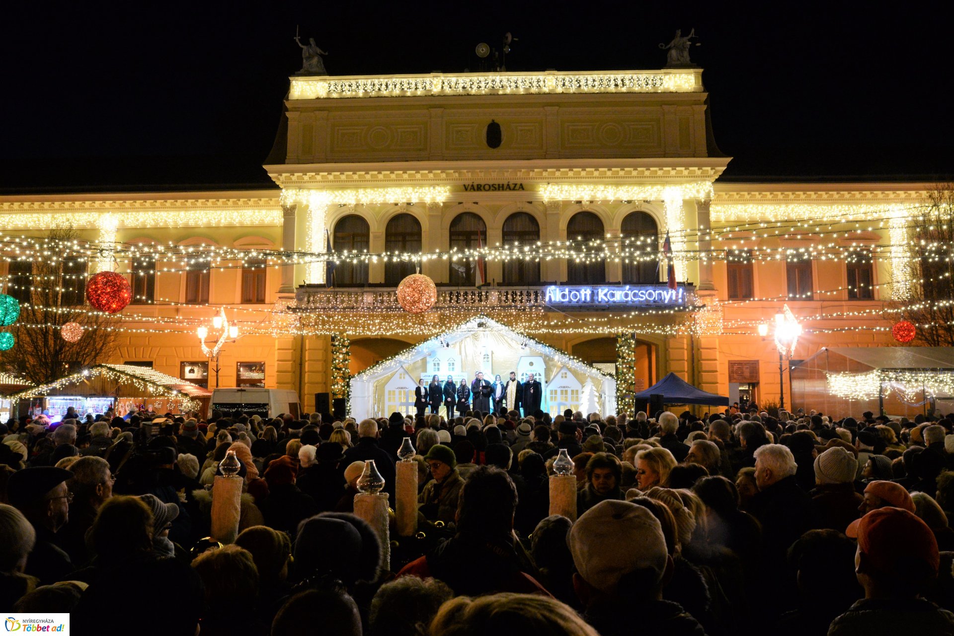 Advent első vasárnapján Nyíregyháza ünnepi díszben