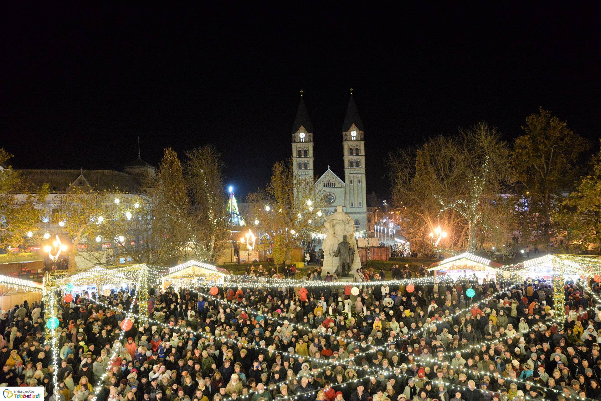 Advent első vasárnapján Nyíregyháza ünnepi díszben